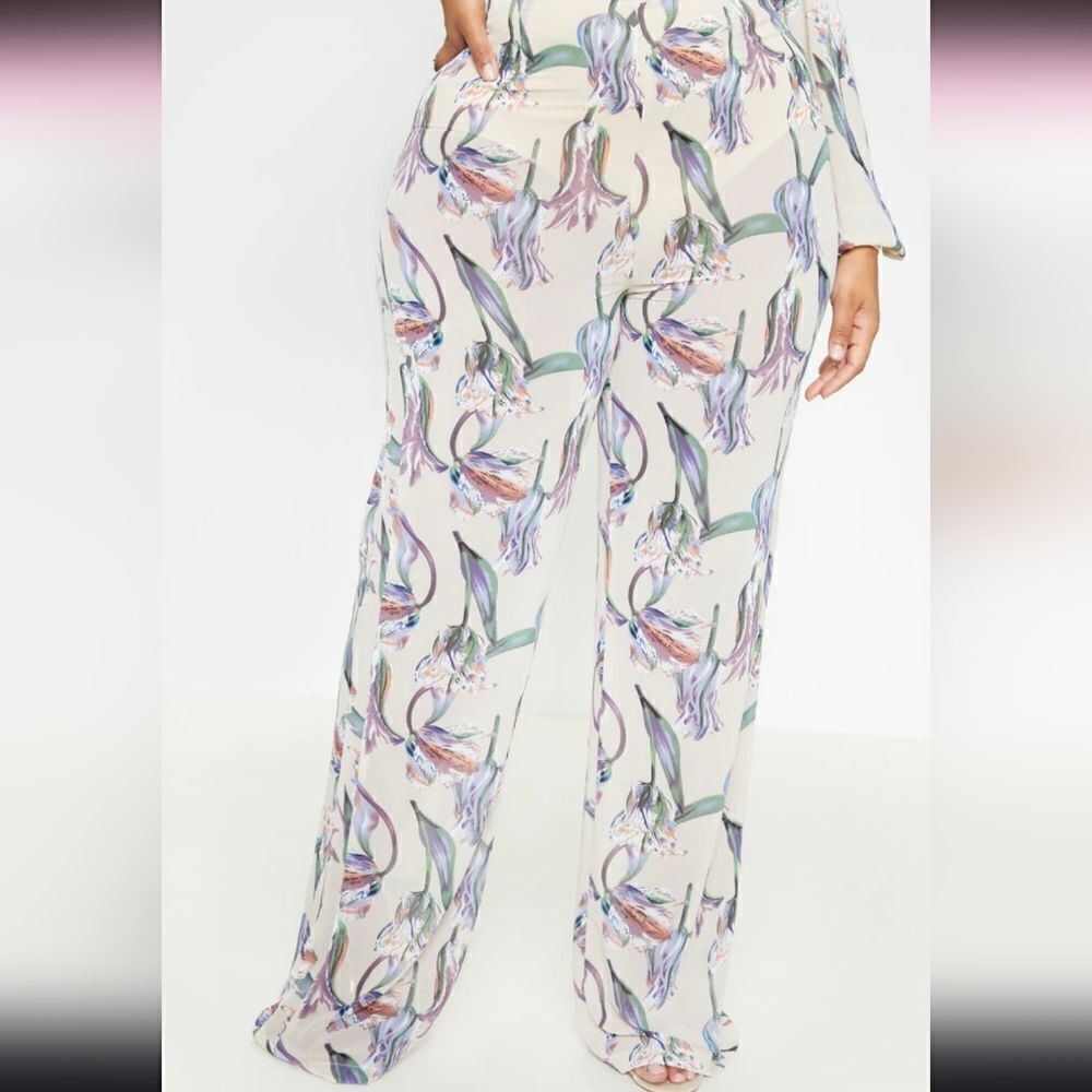 Pretty Little Thing Plus Dusty Pink Floral Wide Leg‎ Trousers Size 14, NWT - Picture 9 of 10